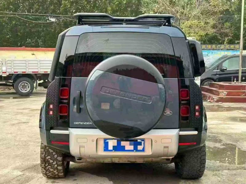 淄博22年路虎卫士8