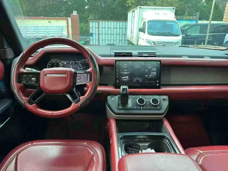 淄博22年路虎卫士9