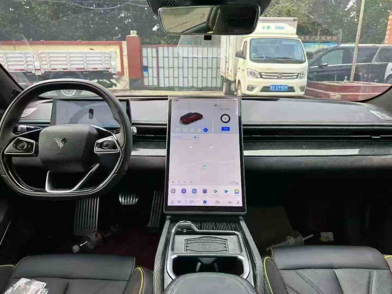 淄博23年哪吒GT4