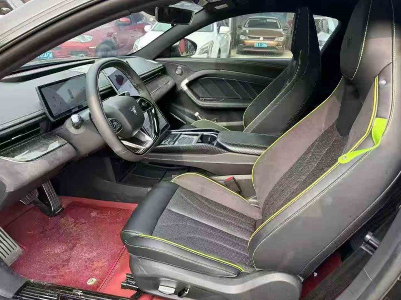 淄博23年哪吒GT6