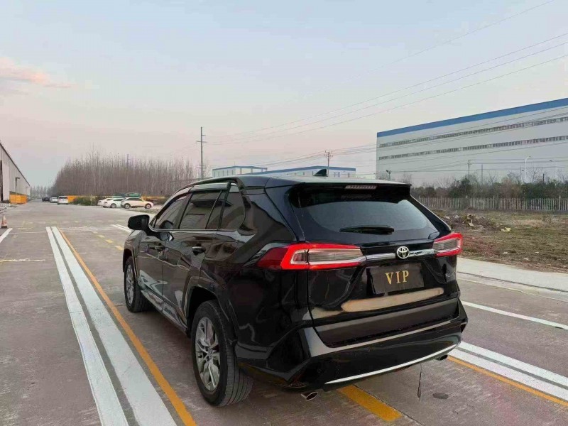 济宁24年丰田威兰达8