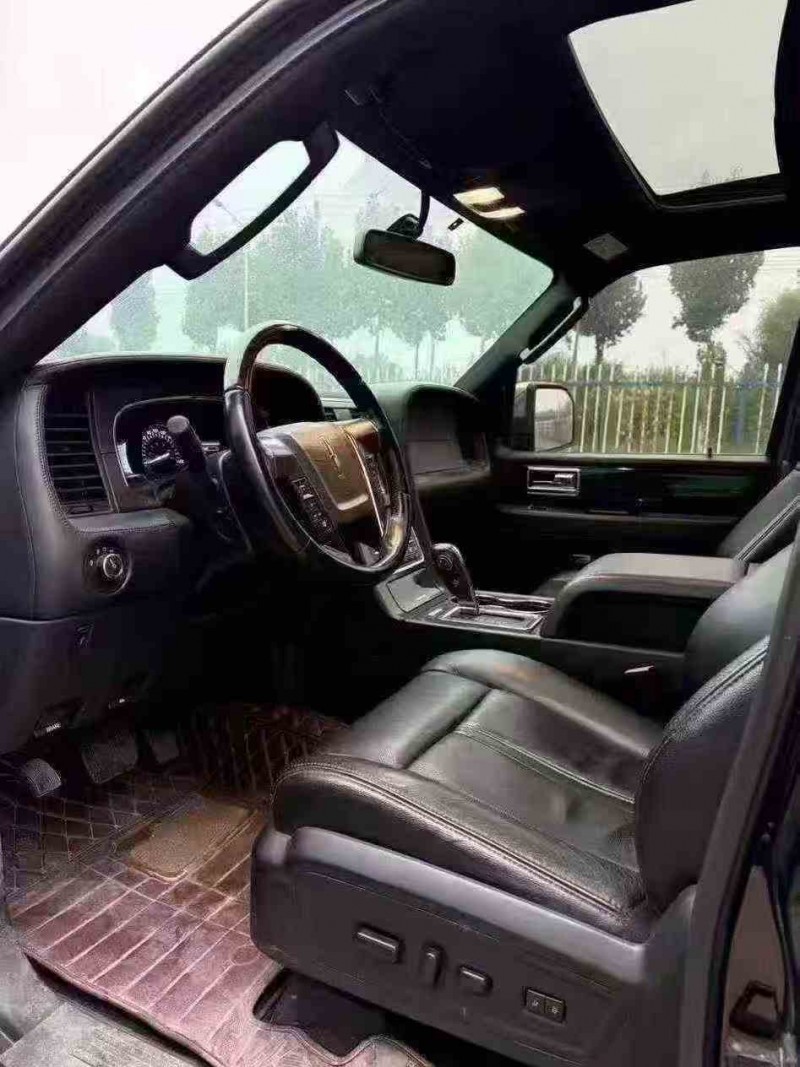 济宁17年林肯领航员8