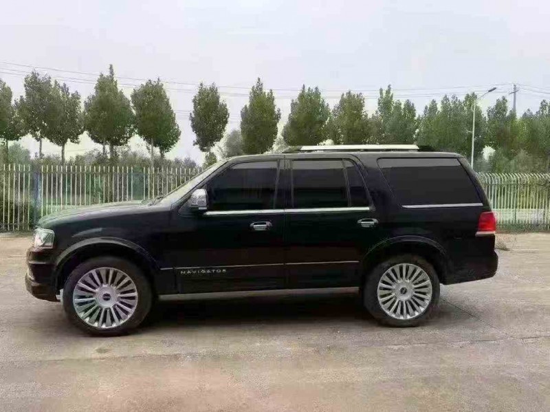 济宁17年林肯领航员9