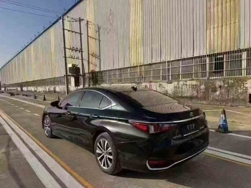 潍坊21年雷克萨斯ES8