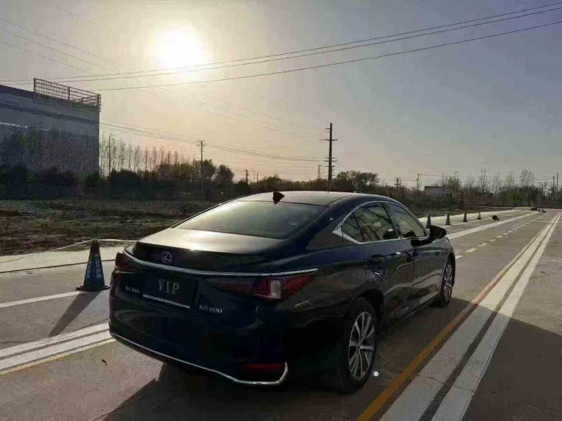 潍坊21年雷克萨斯ES9