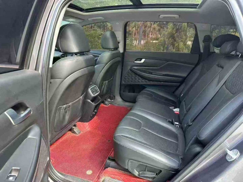 枣庄21年现代新胜达4