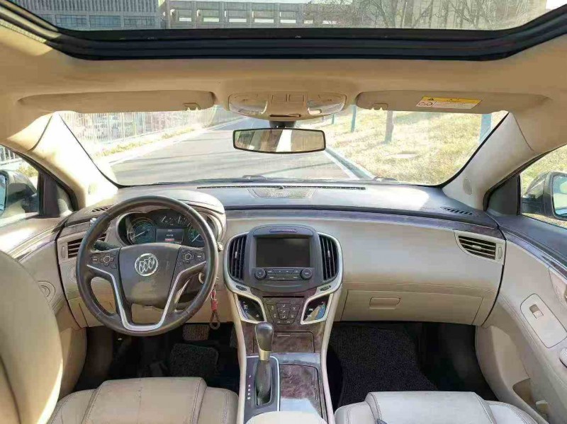 东营16年别克君越4