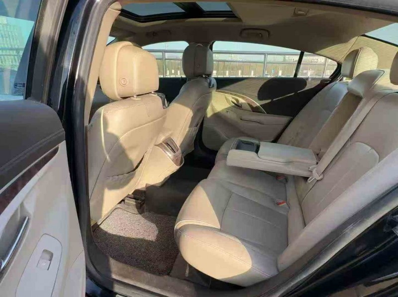 东营16年别克君越6