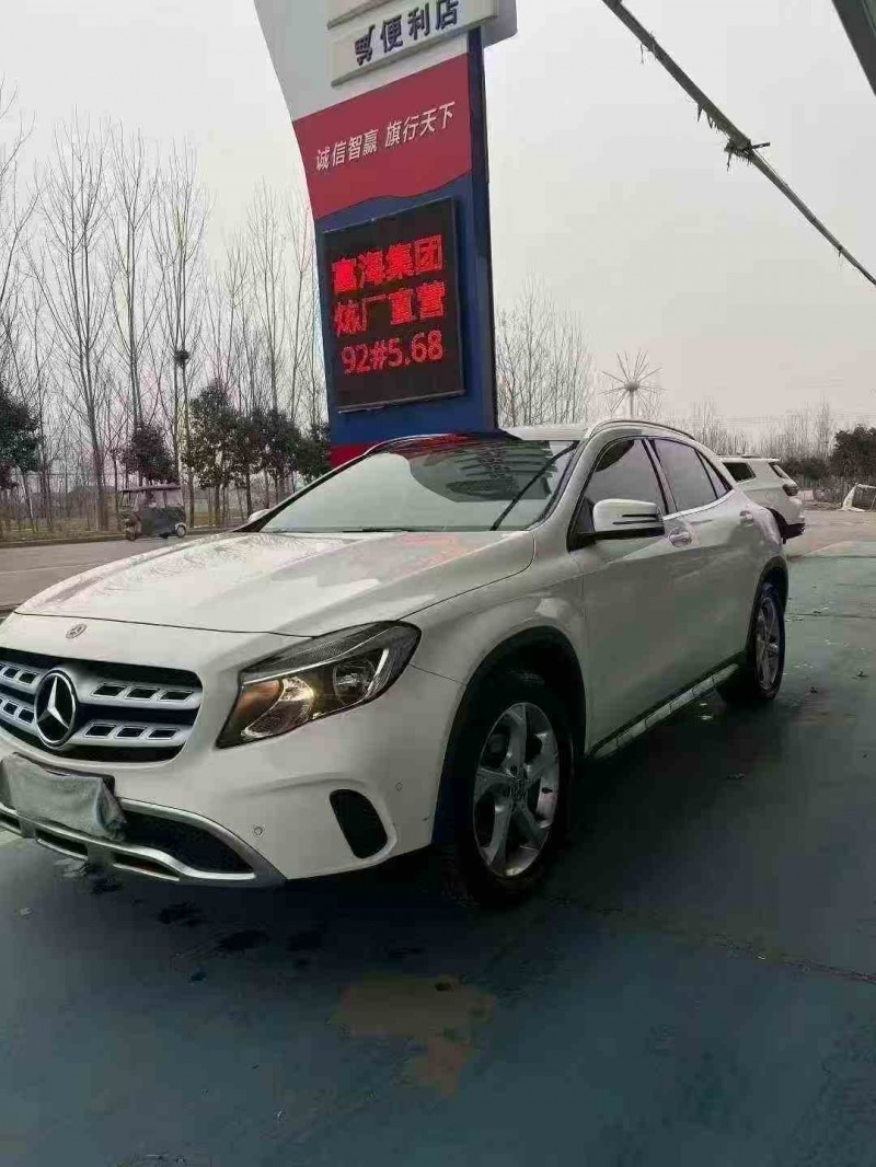 东营19年奔驰GLA2