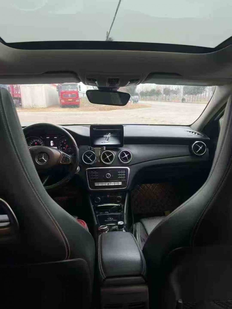 东营19年奔驰GLA7