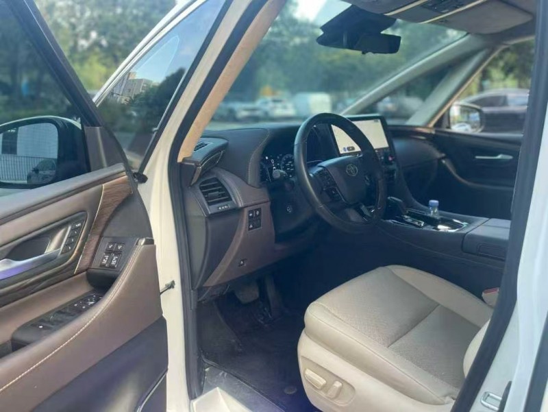 佛山24年丰田埃尔法4