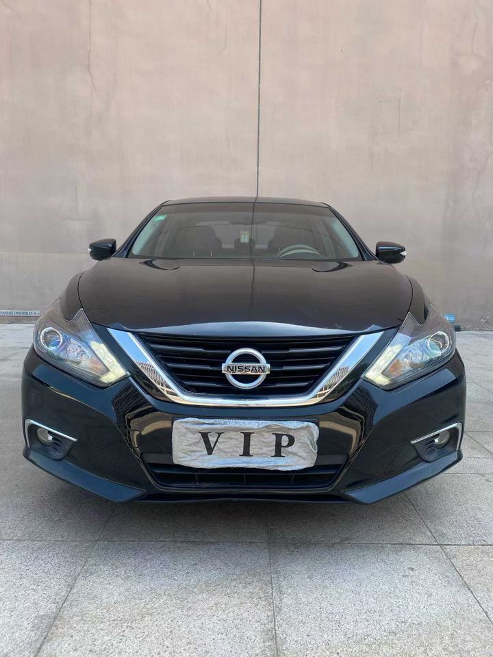 营口18年日产天籁1