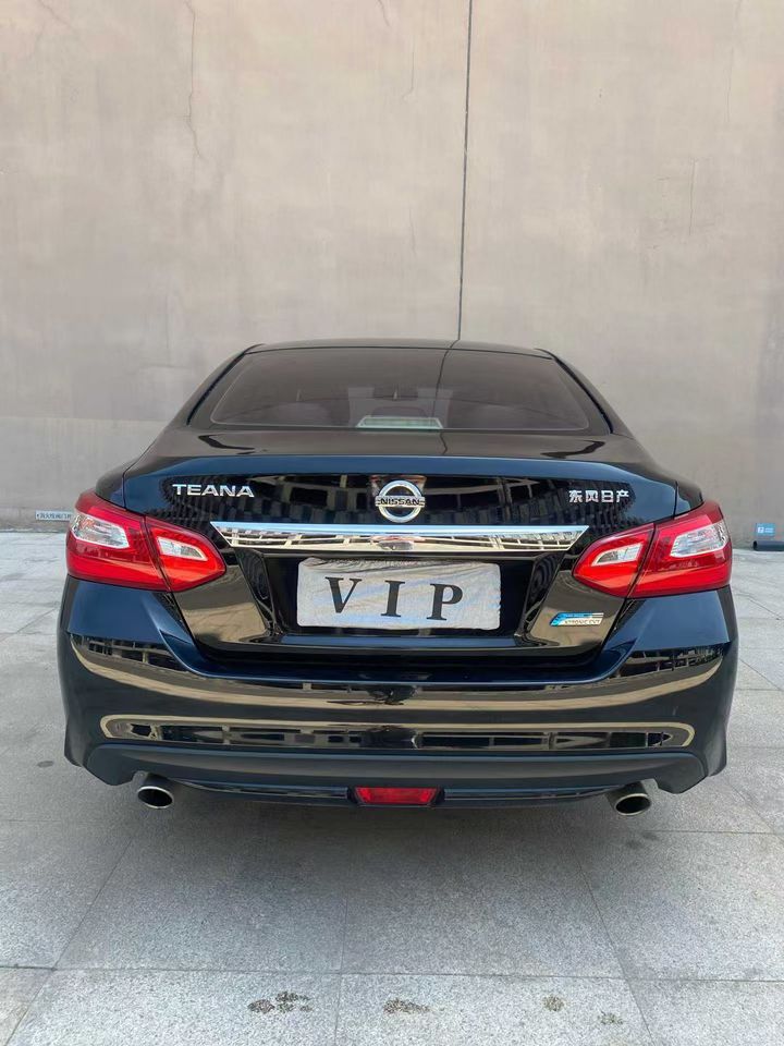 营口18年日产天籁8