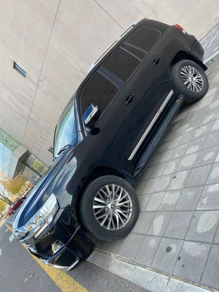 营口17年丰田兰德酷路泽3