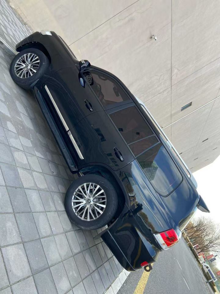 营口17年丰田兰德酷路泽5