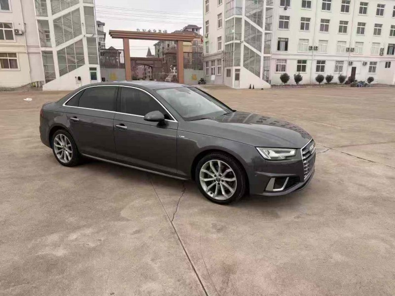 青岛19年奥迪A4L3