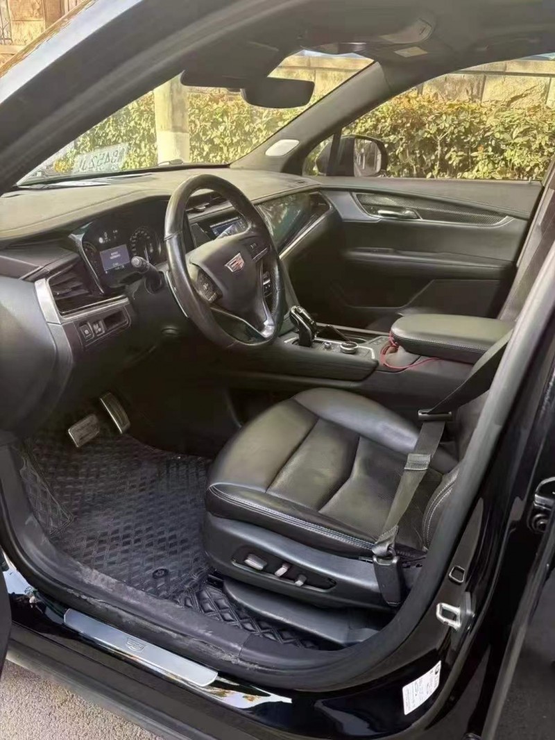 青岛20年凯迪拉克XT67