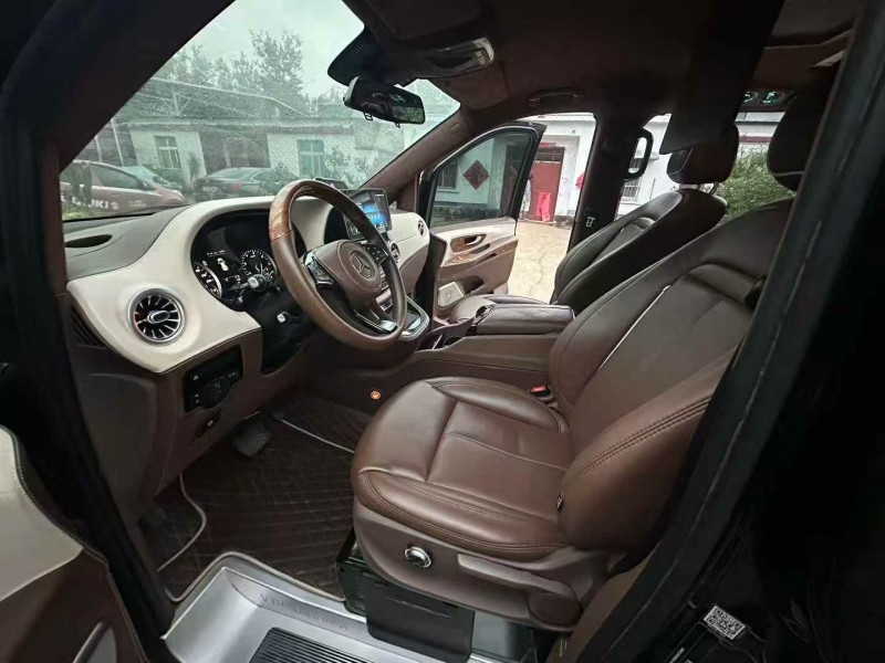 徐州21年奔驰威霆5