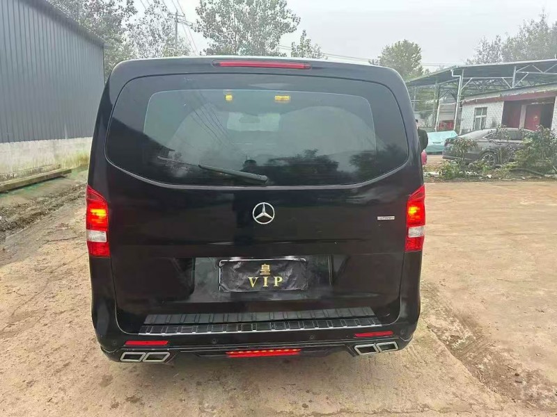 徐州21年奔驰威霆9