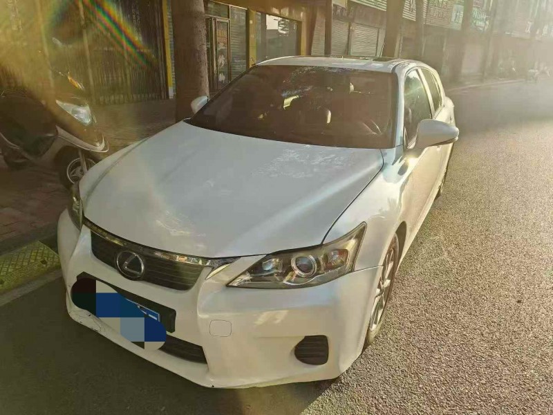 广州12年雷克萨斯CT1