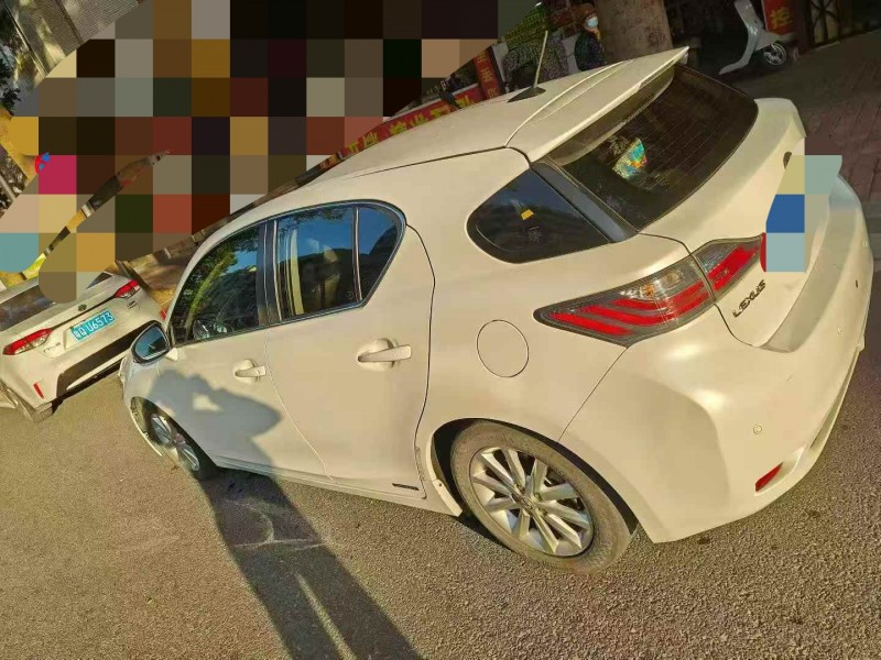 广州12年雷克萨斯CT3