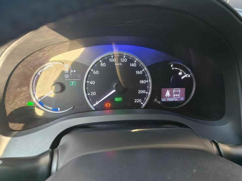 广州12年雷克萨斯CT6