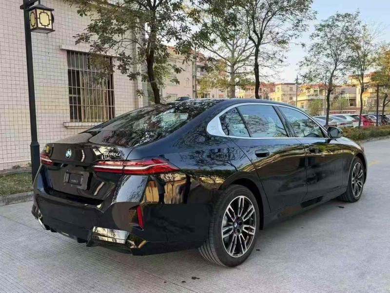 广州25年宝马5系8