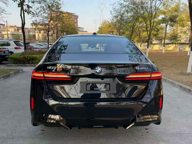 广州25年宝马5系9