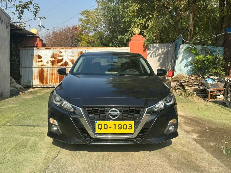 青岛22年日产天籁1