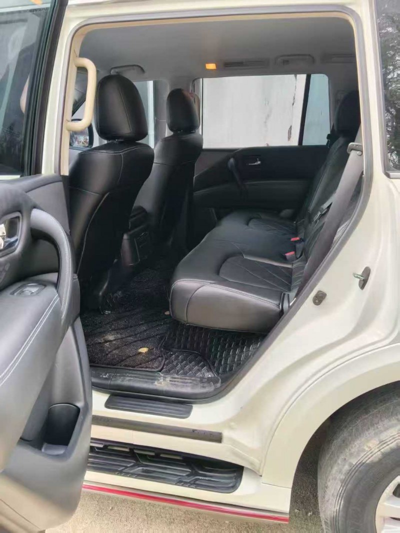 青岛18年日产途乐4