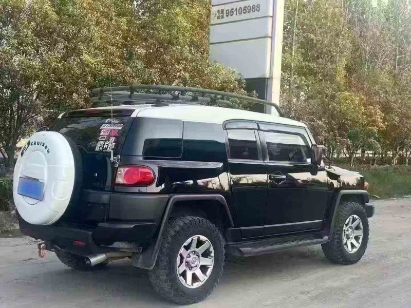 济宁20年丰田兰德酷路泽7