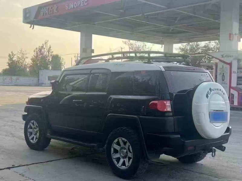 济宁20年丰田兰德酷路泽9