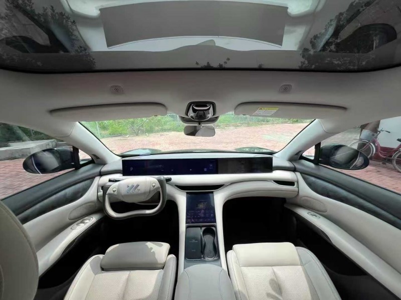 滨州23年智己LS68