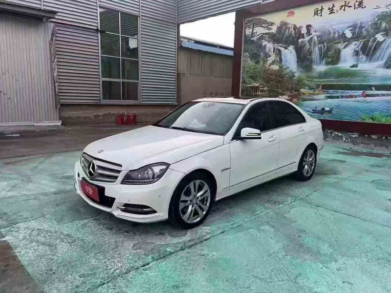 青岛11年奔驰C2