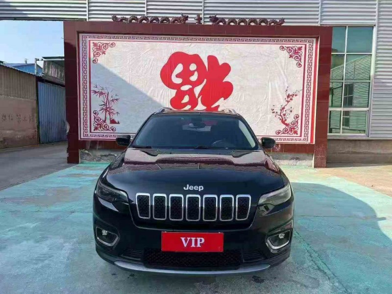 青岛21年Jeep自由光1