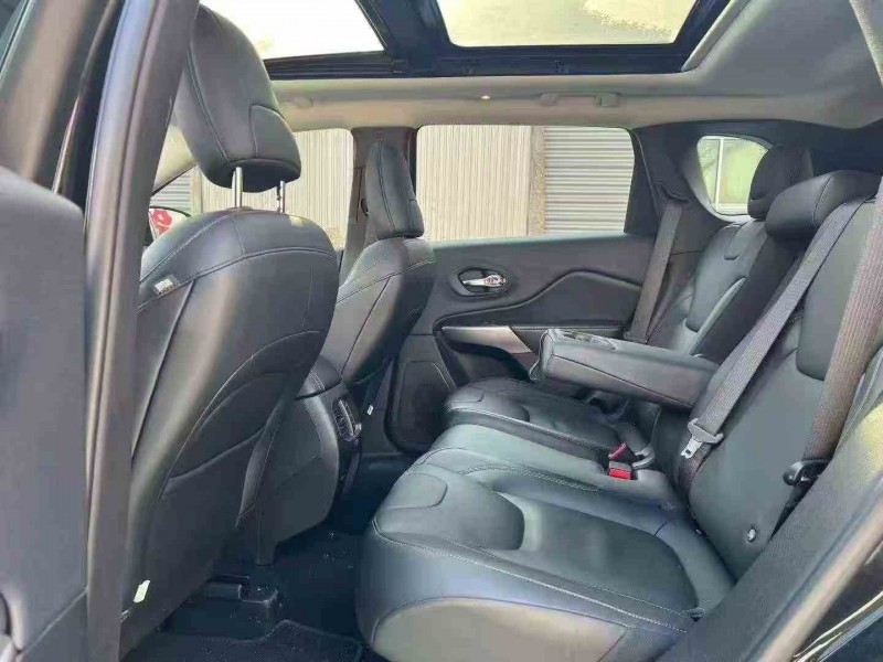 青岛21年Jeep自由光6