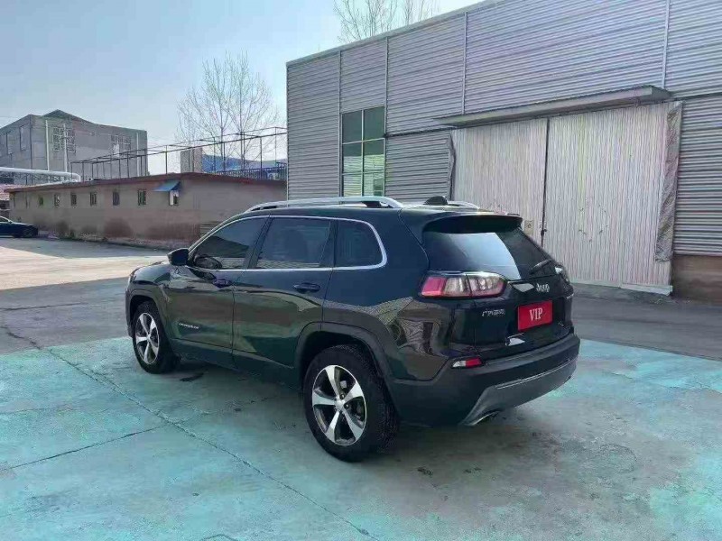 青岛21年Jeep自由光8