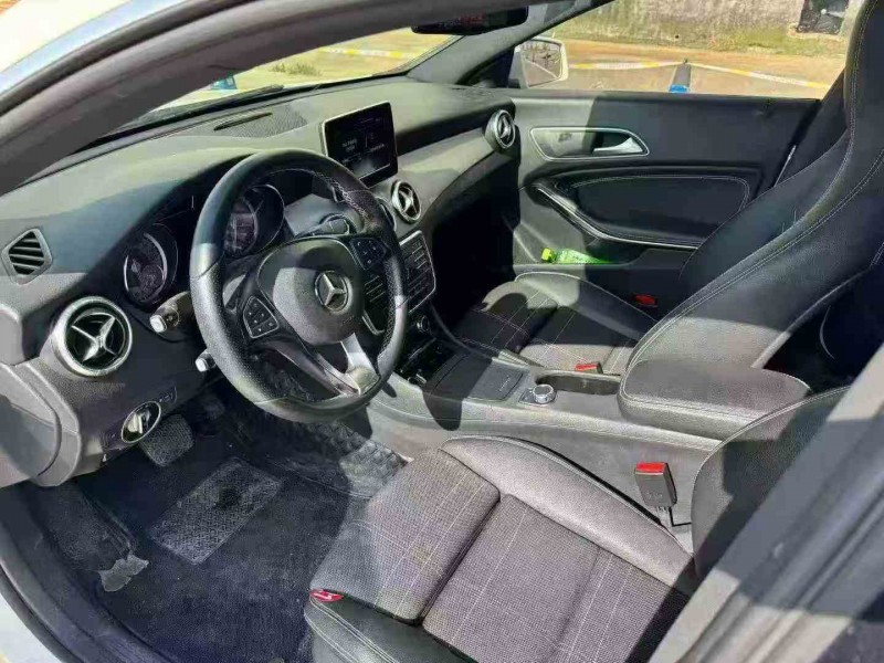 东营17年奔驰CLA4