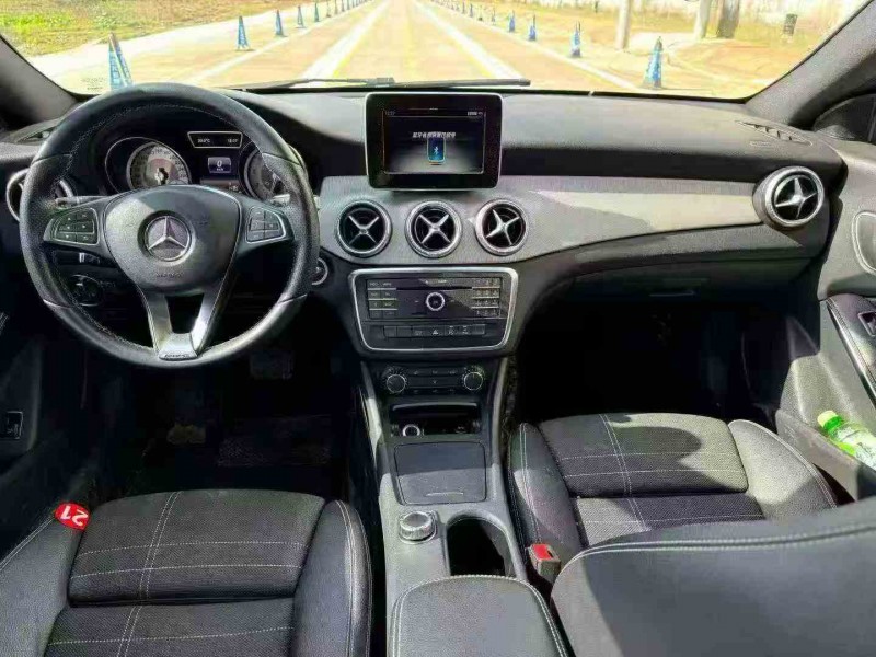 东营17年奔驰CLA5