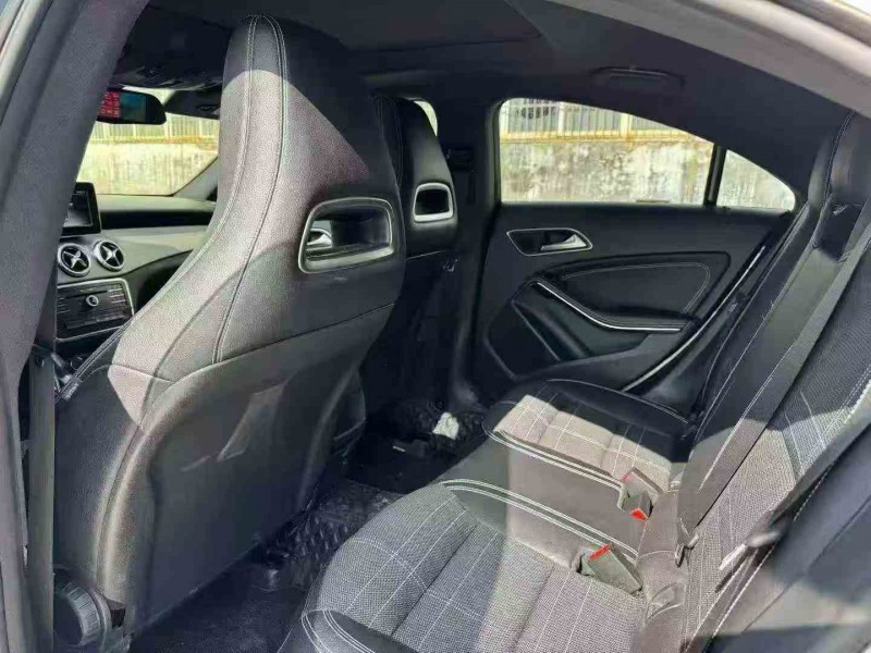 东营17年奔驰CLA7