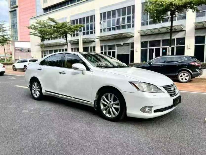 广州12年雷克萨斯ES2
