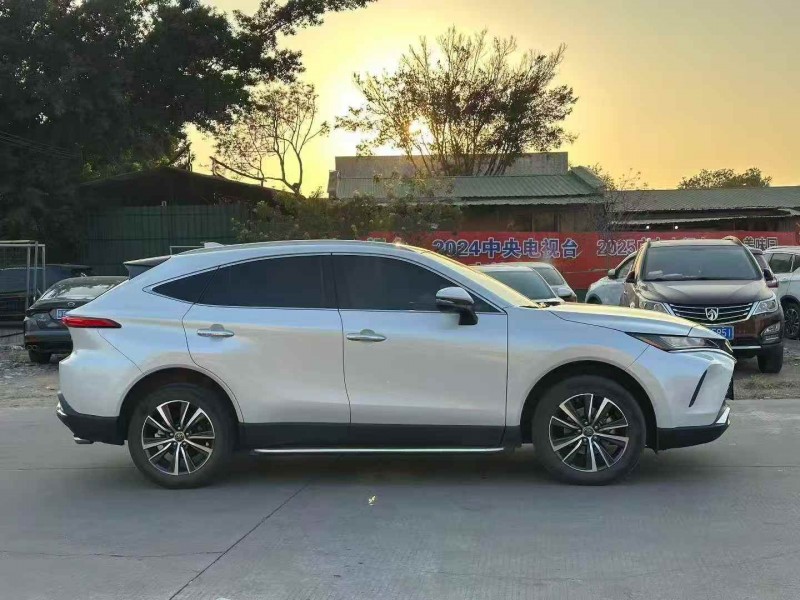 广州23年丰田凌放8