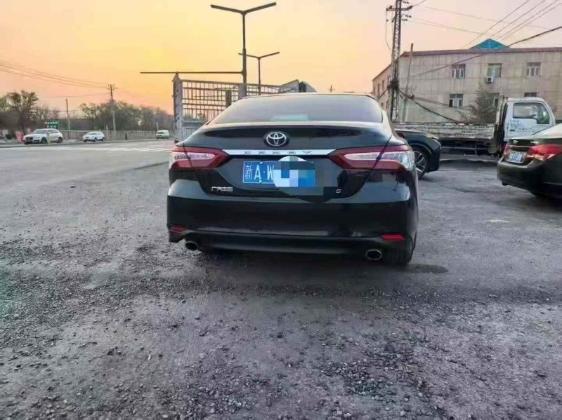 乌鲁木齐20年丰田凯美瑞3