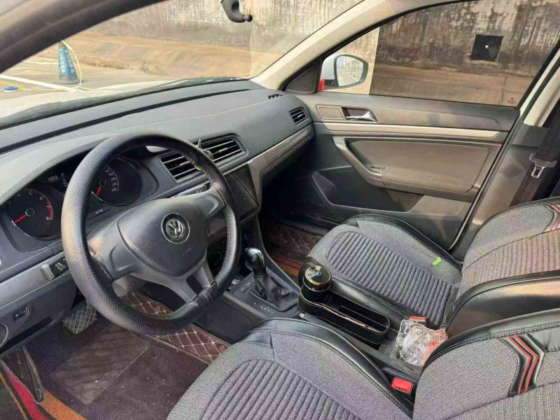 济宁22年大众朗逸4