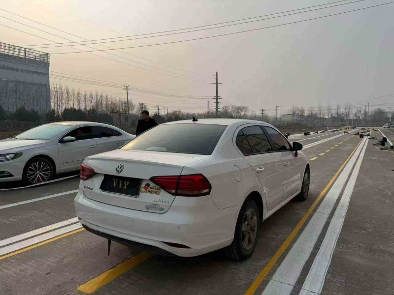 济宁22年大众朗逸7