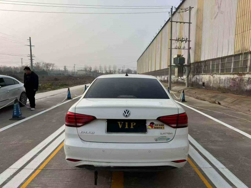 济宁22年大众朗逸8