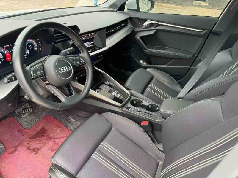 济宁24年奥迪A35