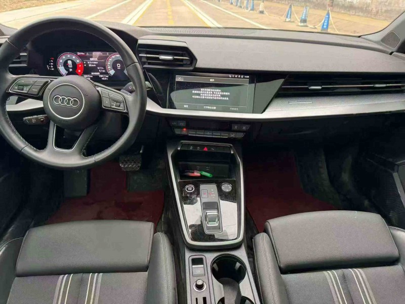 济宁24年奥迪A36