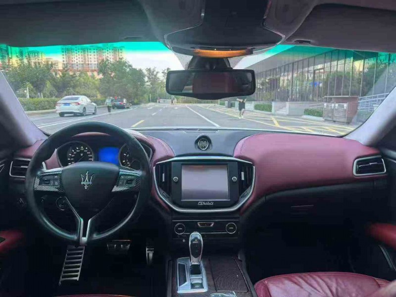 济南16年玛莎拉蒂Ghibli4