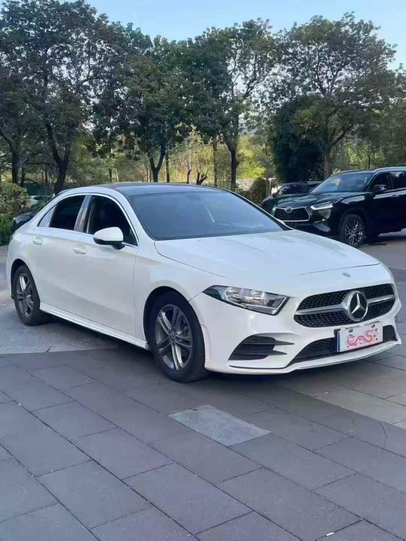 广州21年奔驰A2